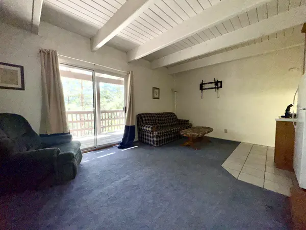 732 Grass Valley Rd #A, Lake Arrowhead, CA 92352