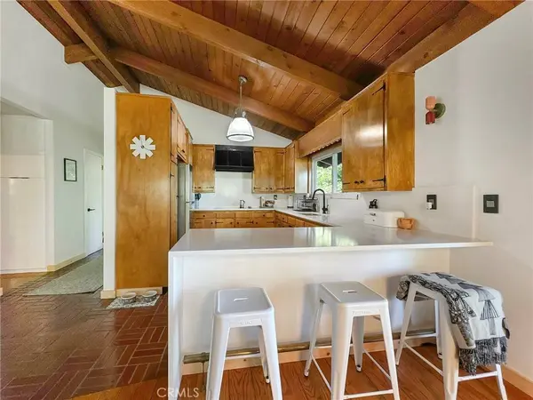 24466 Altdorf DR, Crestline, CA 92325