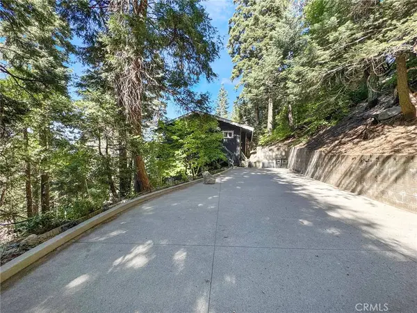 24466 Altdorf DR, Crestline, CA 92325