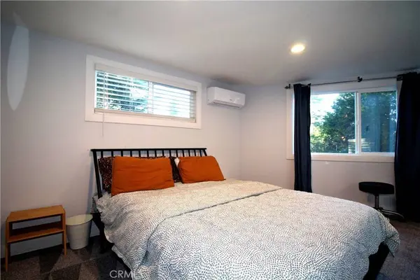 30904 Live Oak DR, Running Springs, CA 92382