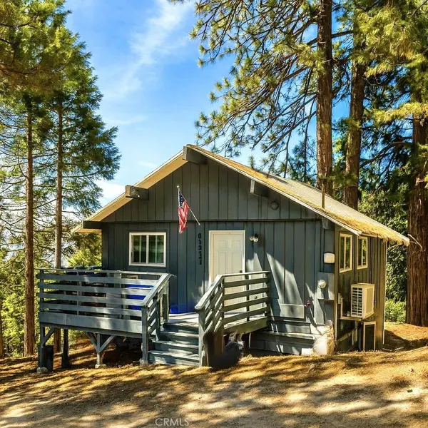 30904 Live Oak DR, Running Springs, CA 92382