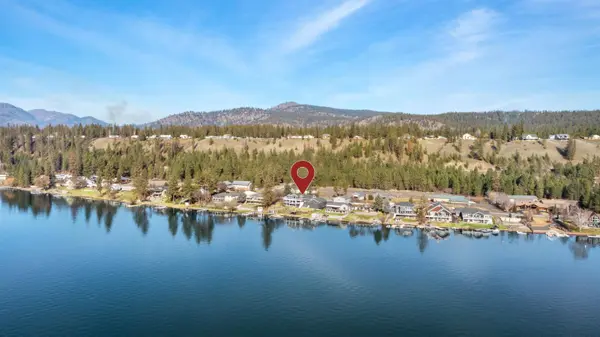 6625 N Long Lake Dr, Nine Mile Falls, WA 99026