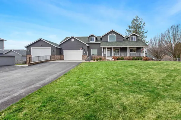 6625 N Long Lake Dr, Nine Mile Falls, WA 99026