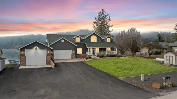 6625 N Long Lake Dr, Nine Mile Falls, WA 99026