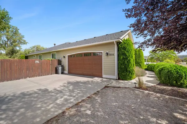 3210 N Molter Rd, Otis Orchards, WA 99027