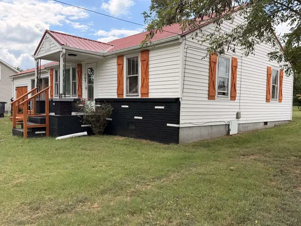 705 Maple St, Lafayette, TN 37083