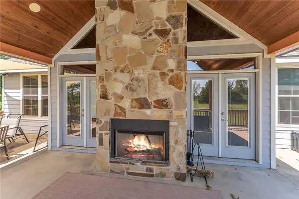 13745 Readings Rd, Siloam Springs, AR 72761