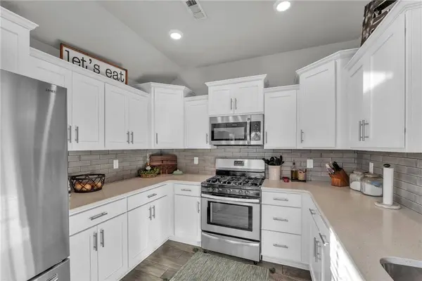 1621 Whirlaway Ln, Prairie Grove, AR 72753