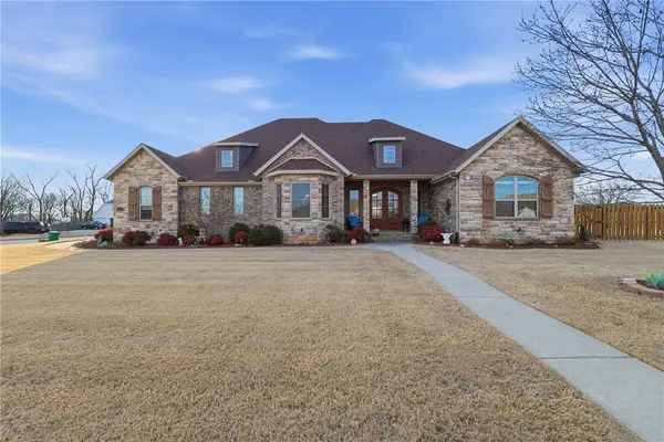 465 S Grandview Ct, Farmington, AR 72730