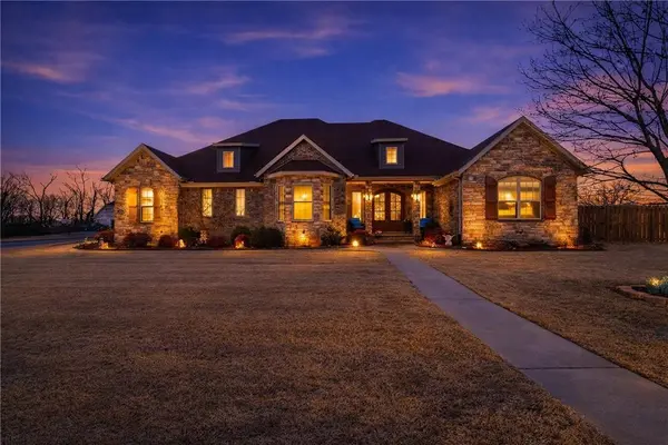 465 S Grandview Ct, Farmington, AR 72730