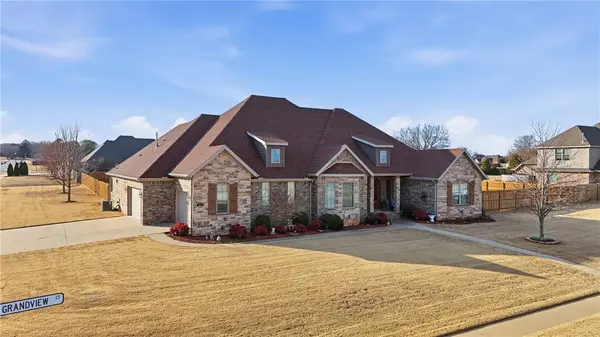 465 S Grandview Ct, Farmington, AR 72730