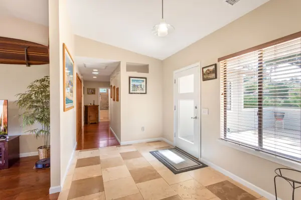 1691 Peppertree Pl, Fallbrook, CA 92028-4465