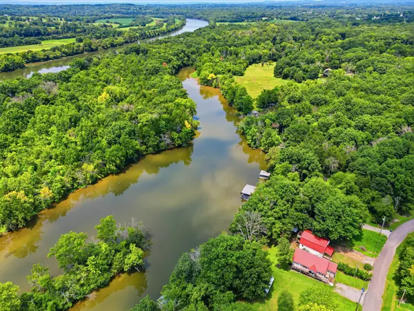 Beyond the Big Towns — Hidden Gems in White House, Portland & Castalian Springs, TN,Jason Lee