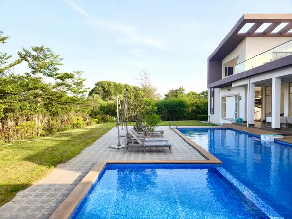 Homes With Pools in Middle Tennessee,Jason Lee