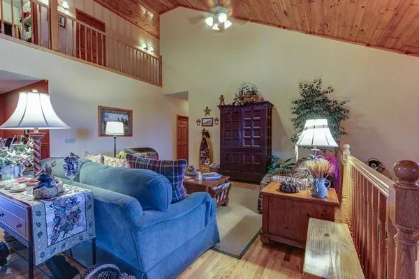2419 Seaton Springs Rd, Sevierville, TN 37862