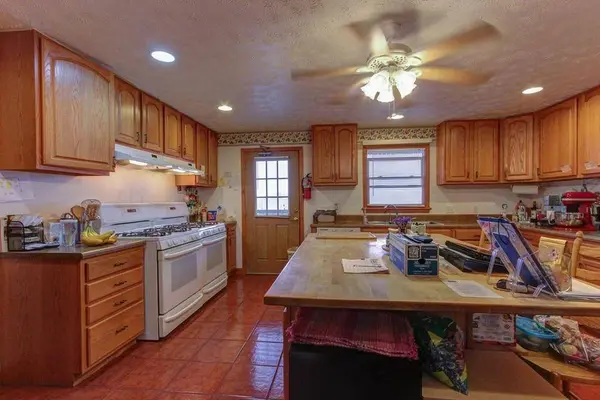 2419 Seaton Springs Rd, Sevierville, TN 37862