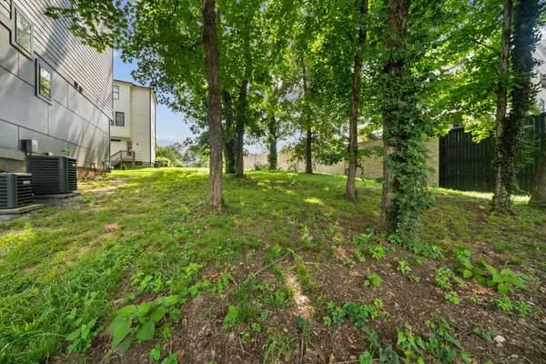 122 Woodmont Blvd, Nashville, TN 37205