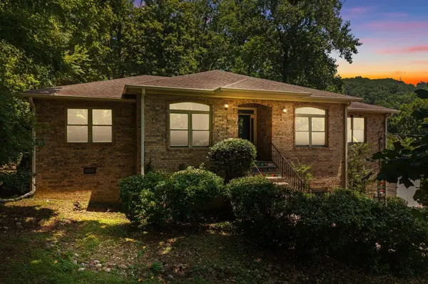 8008 Quail Creek Rd, Nashville, TN 37221