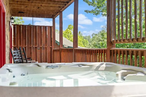 1757 Mountain Shadow Way, Gatlinburg, TN 37738
