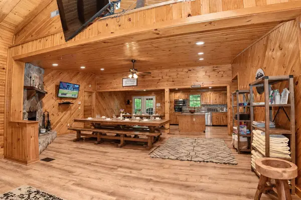 2116 Ridgecrest Loop Ln, Sevierville, TN 37876