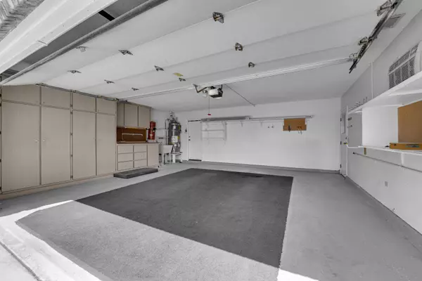 Las Vegas, NV 89119-6162,2004 Canterbury Dr