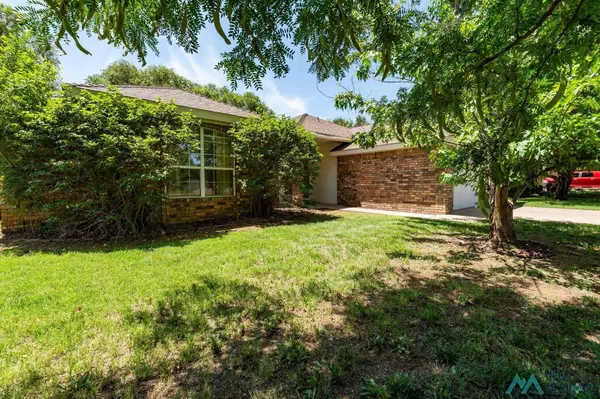 1013 Rosewood Drive, Clovis, NM 88101