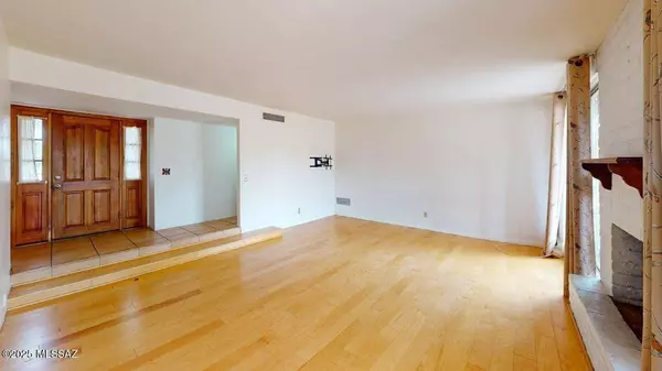 8645 E Bellevue Place, Tucson, AZ 85715