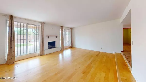 8645 E Bellevue Place, Tucson, AZ 85715