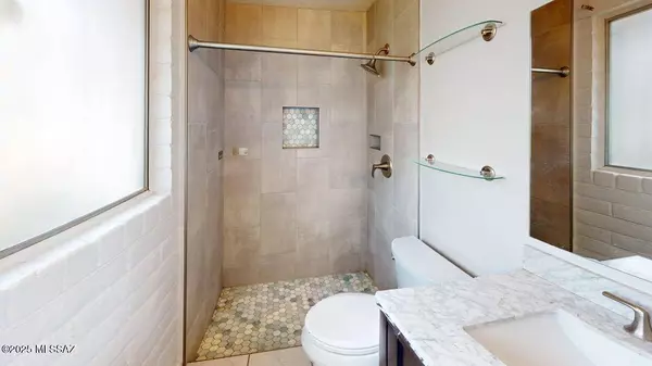 8645 E Bellevue Place, Tucson, AZ 85715