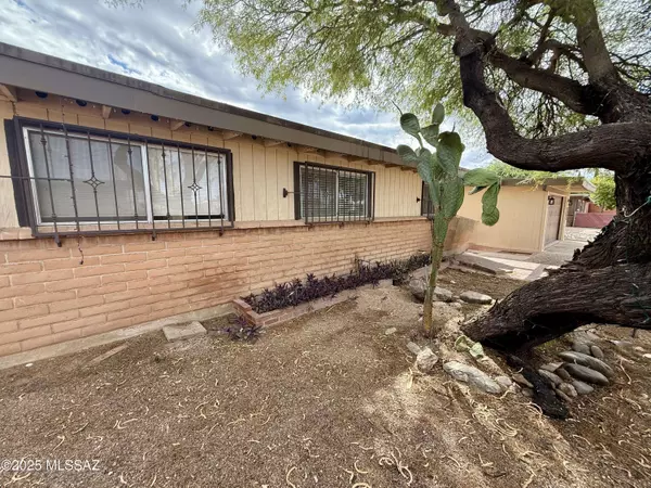 8645 E Bellevue Place, Tucson, AZ 85715