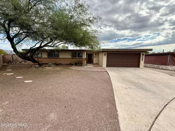 8645 E Bellevue Place, Tucson, AZ 85715