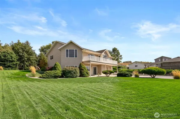 927 Easy ST NE, Moses Lake, WA 98837