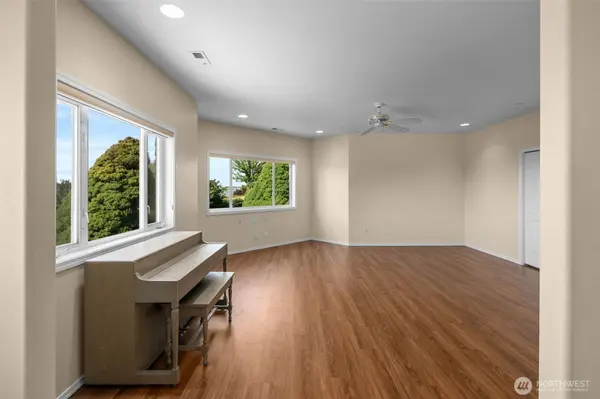 927 Easy ST NE, Moses Lake, WA 98837