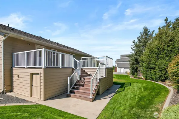 927 Easy ST NE, Moses Lake, WA 98837