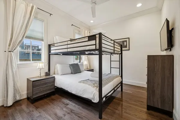 1226 Martin St #2, Nashville, TN 37203-5082