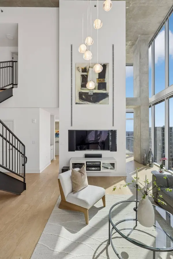 301 Demonbreun St #2016, Nashville, TN 37201