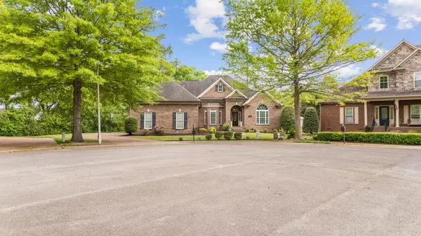 Murfreesboro, TN 37128-5080,2823 Avington Ct