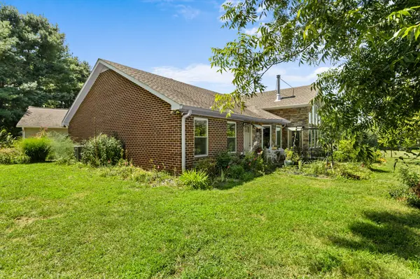 1556 Chestnut Grove Rd, Morrison, TN 37357-6154