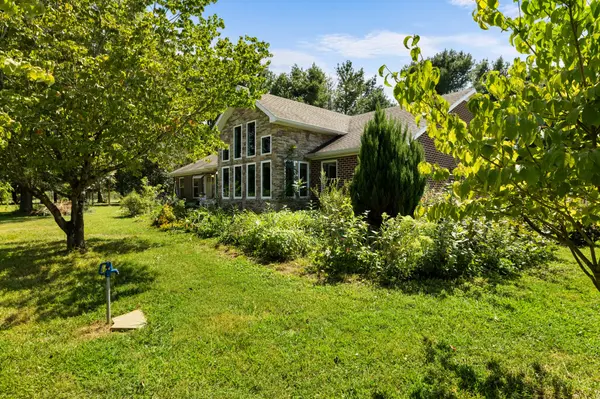 1556 Chestnut Grove Rd, Morrison, TN 37357-6154