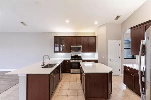 235 DAHLIA CT, Bradenton, FL 34212