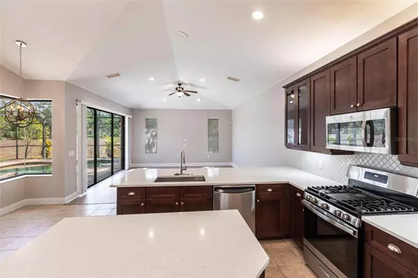 235 DAHLIA CT, Bradenton, FL 34212