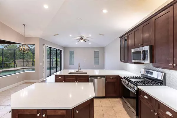 235 DAHLIA CT, Bradenton, FL 34212