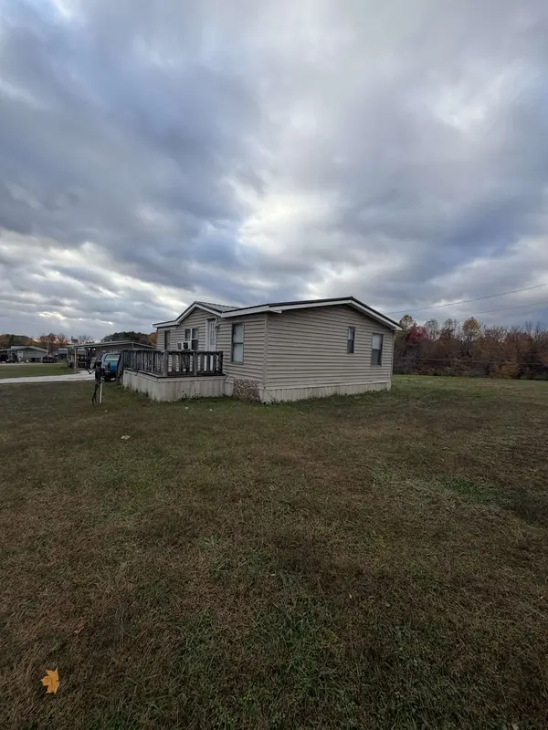 106 Mutt Rd, White Bluff, TN 37187