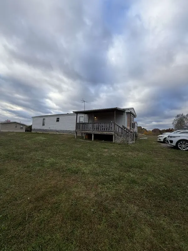 104 Mutt Rd, White Bluff, TN 37187