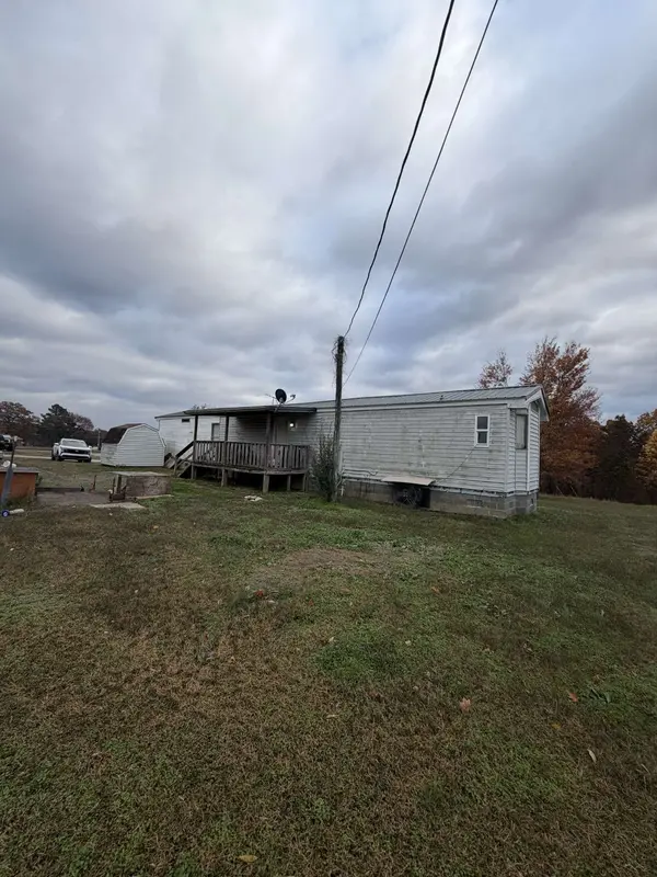 104 Mutt Rd, White Bluff, TN 37187