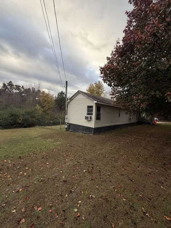 2745 Highway 47 #N, White Bluff, TN 37187