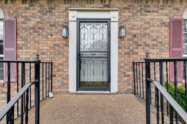 Antioch, TN 37013-1040,3832 Hillshire Dr