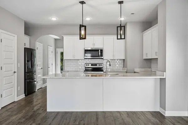 1042 Emery Bay Cir, Hendersonville, TN 37075