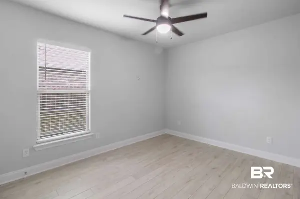 23697 Lampkin Dr, Robertsdale, AL 36567