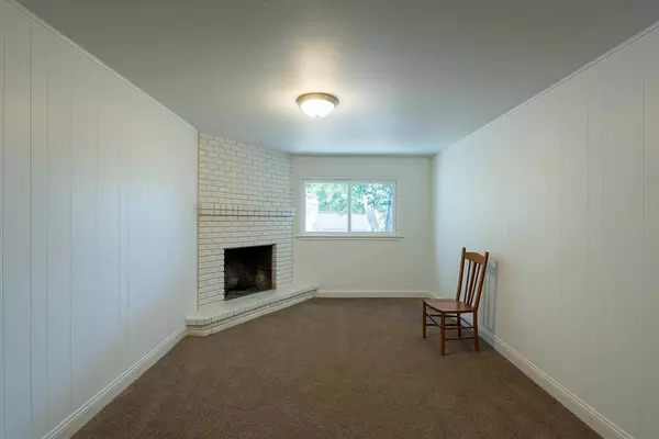 1428 E Simpson, Fresno, CA 93704